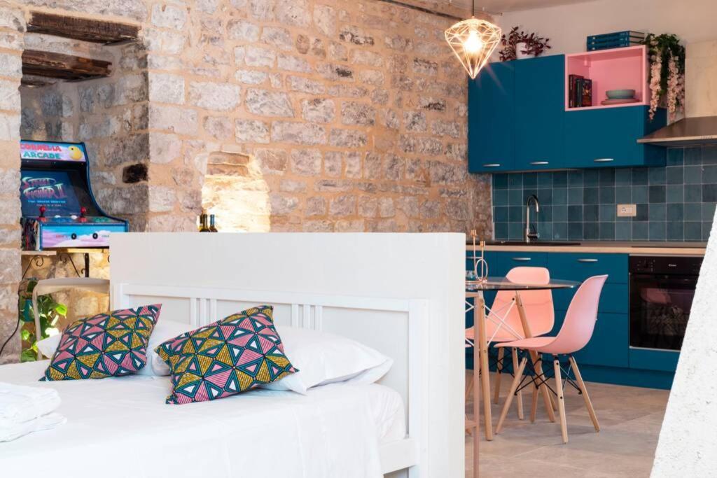 Cornelia Cavern Cosy Studio Apartment In Spello Exterior photo
