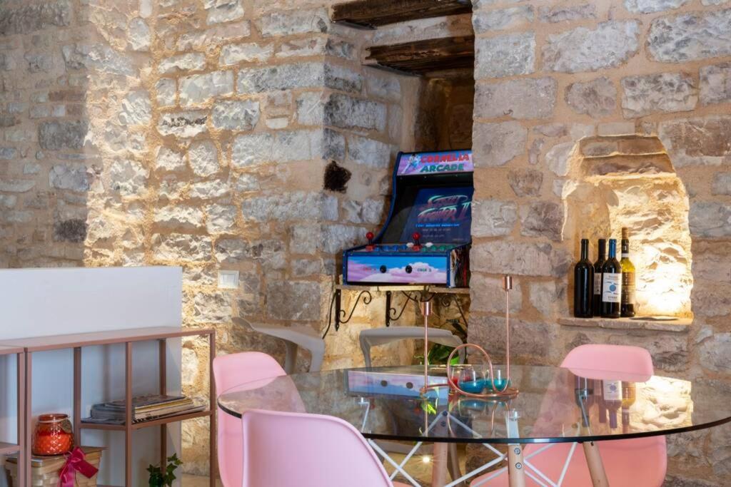 Cornelia Cavern Cosy Studio Apartment In Spello Exterior photo